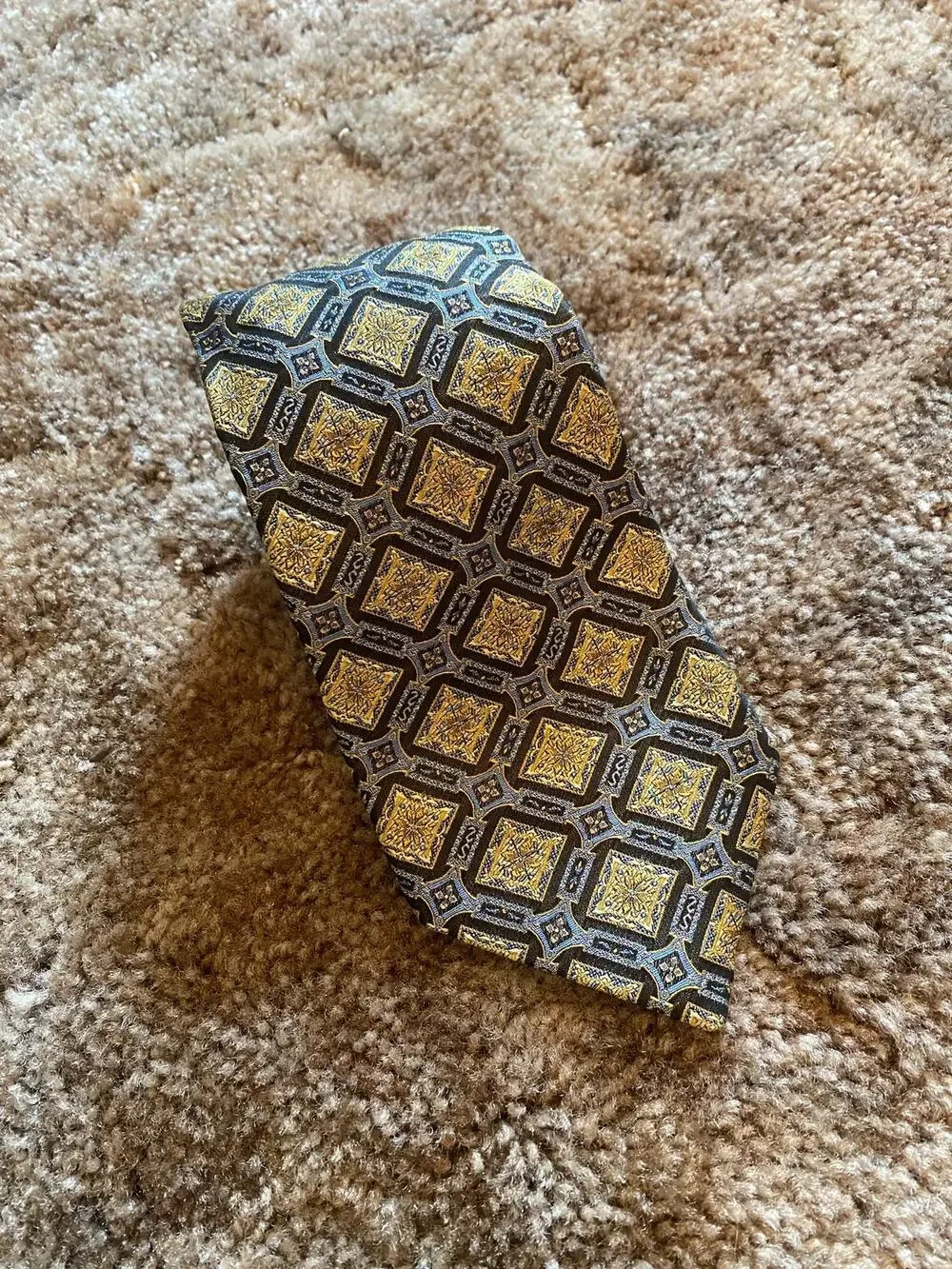 Stacy Adams 100% Silk Mens Neck Tie Geometric Pattern Teacher Gold Formal Bold